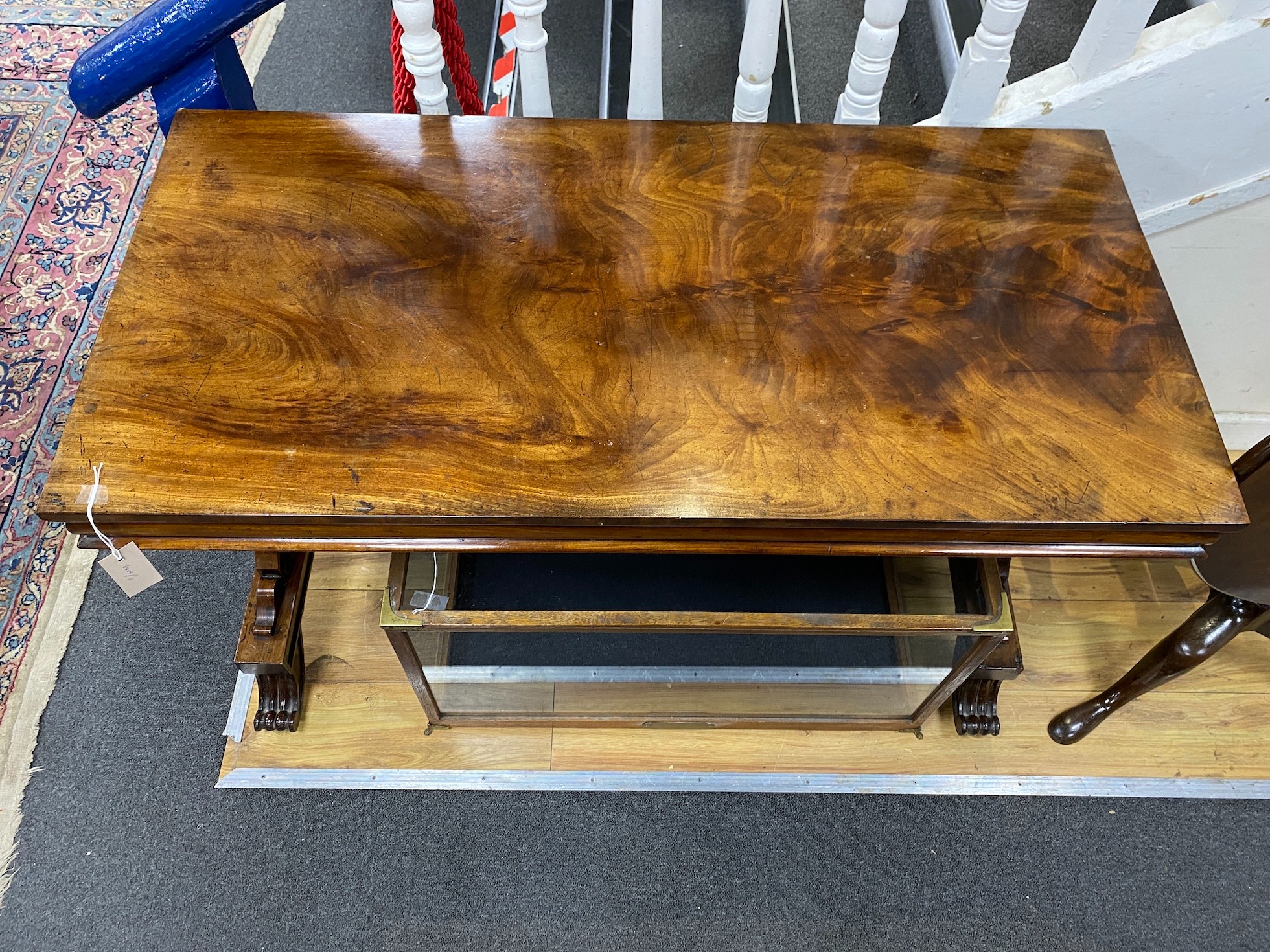 A William IV mahogany centre table, width 113cm, depth 55cm, height 73cm